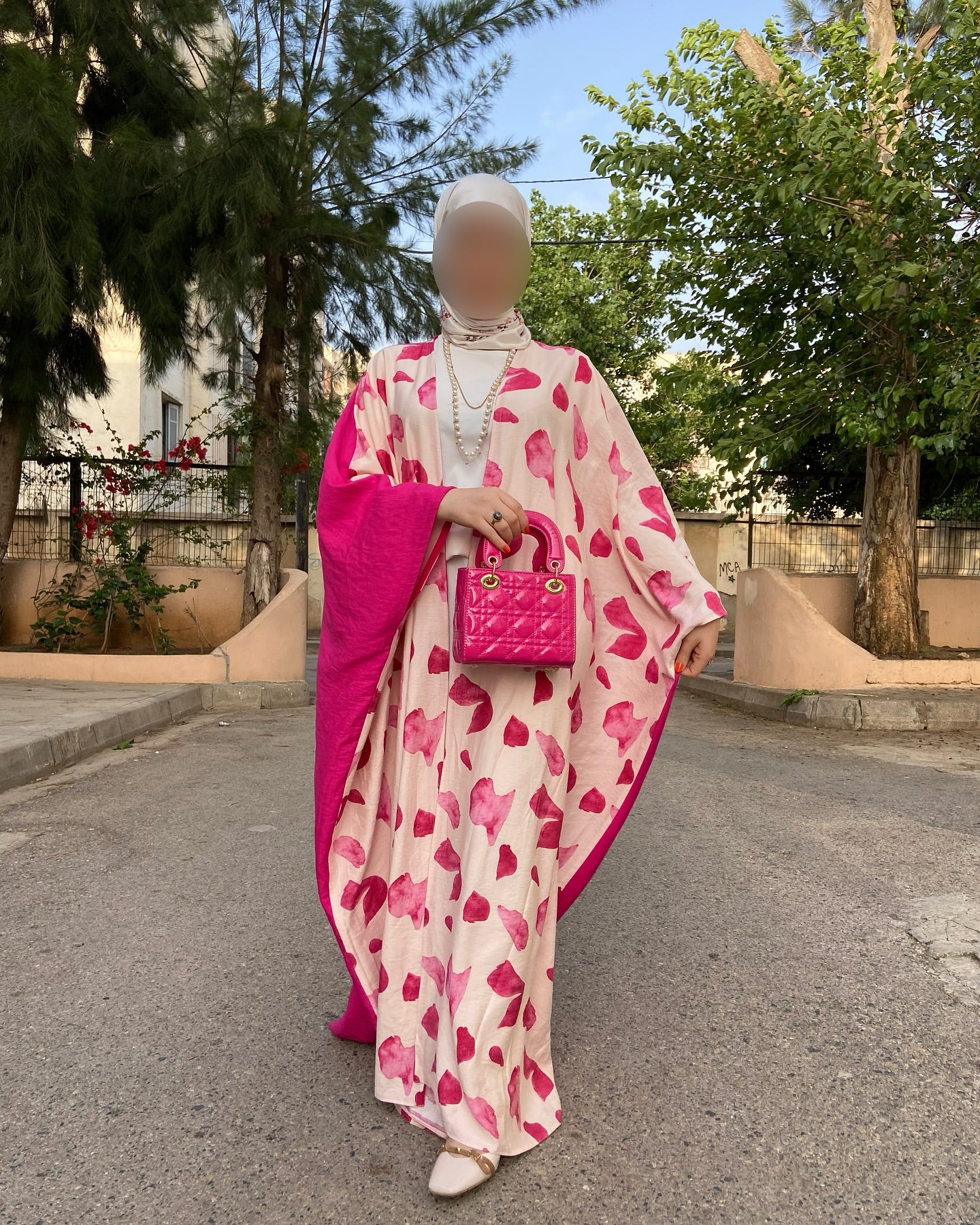 💮 Abaya fluide imprimée – Élégance en 3 Pieces